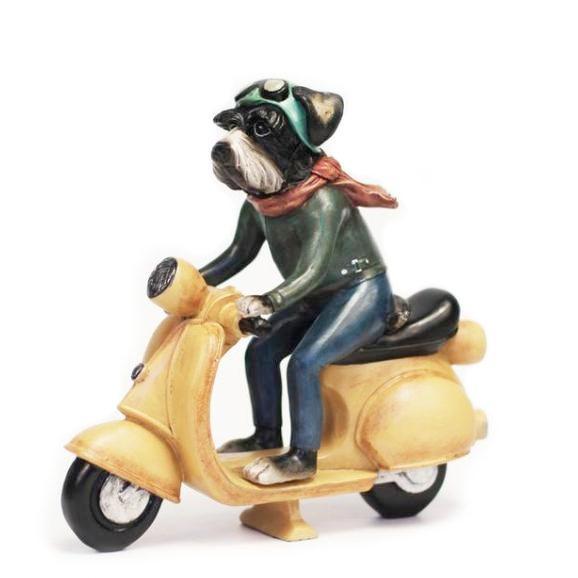 Fralla Rider – stilren figur på scooter (finns i 3 hundraser)